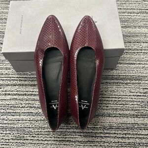 🔥🔥🔥NEW Aquatalia Penina Pettina Wine Snake Embossed Flats Size 7